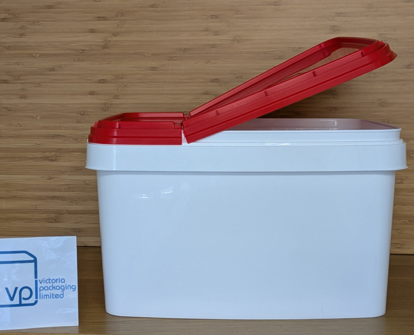 17 litre rectangle bucket with folding lid for food dog cat rice pasta